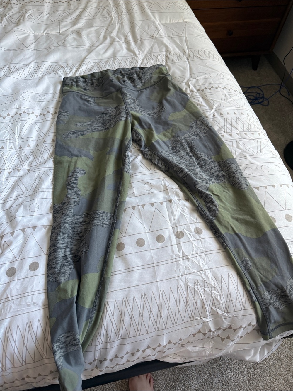 aerie Men's Olive & Gray Camo Joggers